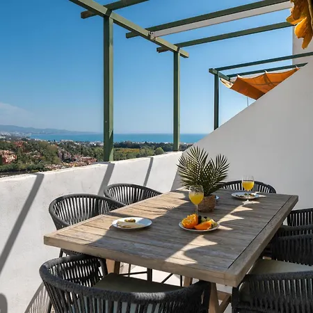 Newly Renovated 3bed Penthouse Retreat With Pools In Prime Location Appartamento Marbella