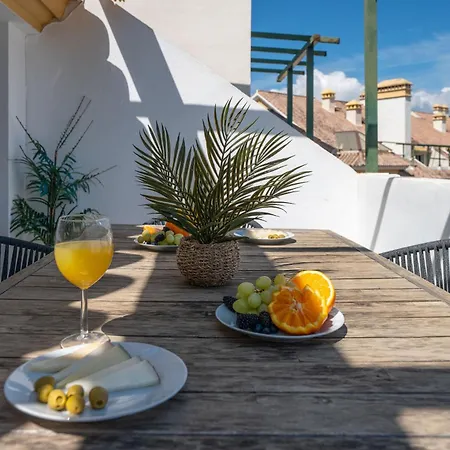 Newly Renovated 3bed Penthouse Retreat With Pools In Prime Location
