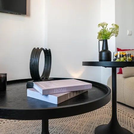 Newly Renovated 3bed Penthouse Retreat With Pools In Prime Location Appartamento