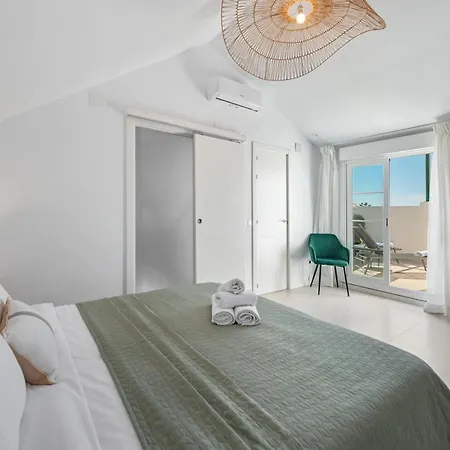 Appartamento Newly Renovated 3bed Penthouse Retreat With Pools In Prime Location