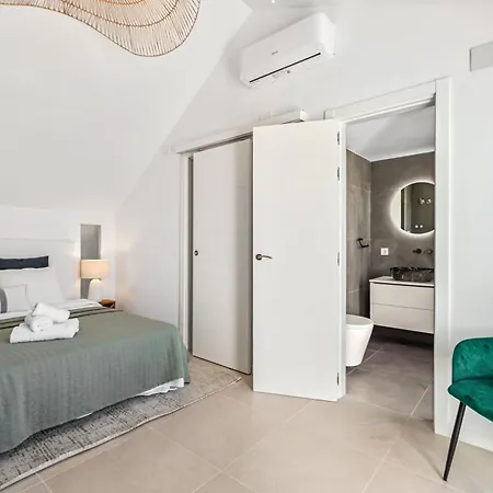 Newly Renovated 3bed Penthouse Retreat With Pools In Prime Location