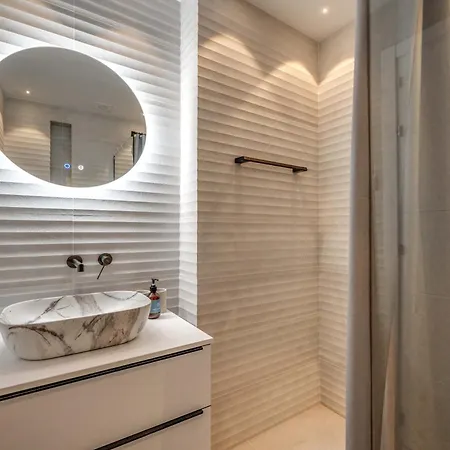Appartamento Newly Renovated 3bed Penthouse Retreat With Pools In Prime Location *