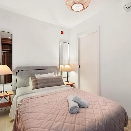 Newly Renovated 3bed Penthouse Retreat With Pools In Prime Location Appartamento
