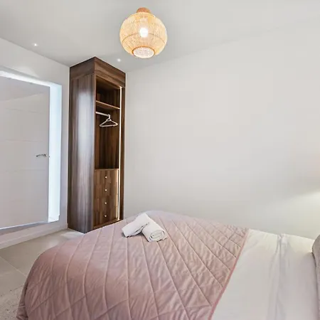 Appartamento Newly Renovated 3bed Penthouse Retreat With Pools In Prime Location