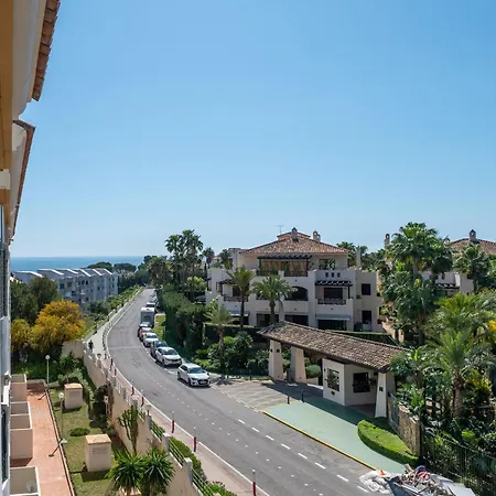 Newly Renovated 3bed Penthouse Retreat With Pools In Prime Location Marbella