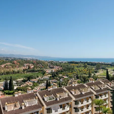 Newly Renovated 3bed Penthouse Retreat With Pools In Prime Location Appartamento