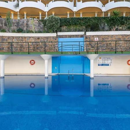 Newly Renovated 3bed Penthouse Retreat With Pools In Prime Location
