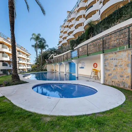 Newly Renovated 3bed Penthouse Retreat With Pools In Prime Location *