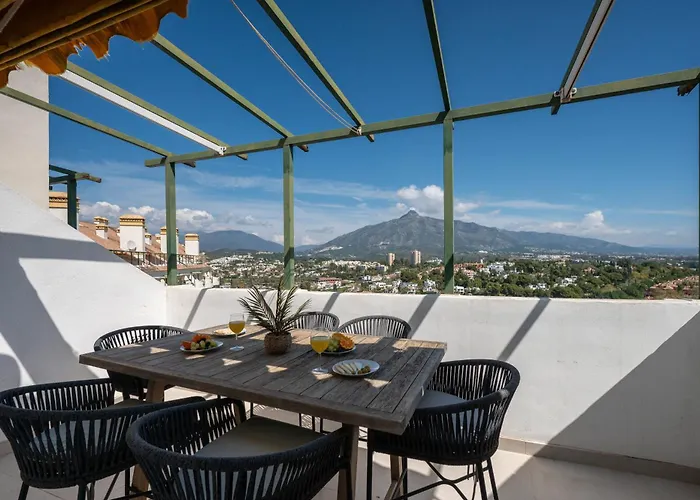 Newly Renovated 3bed Penthouse Retreat With Pools In Prime Location Appartamento