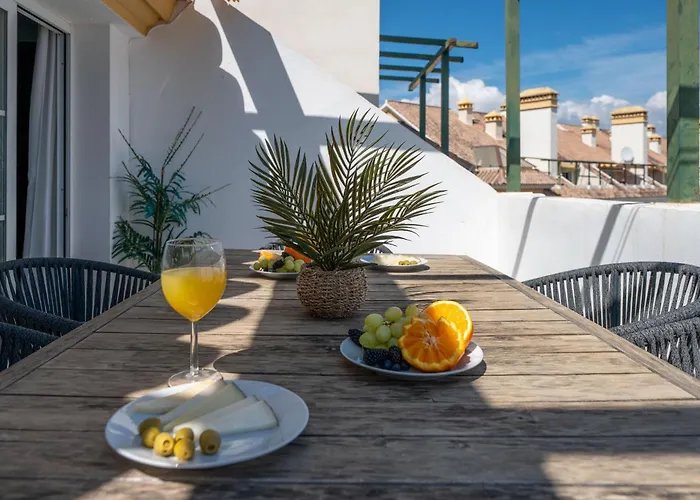 Newly Renovated 3bed Penthouse Retreat With Pools In Prime Location