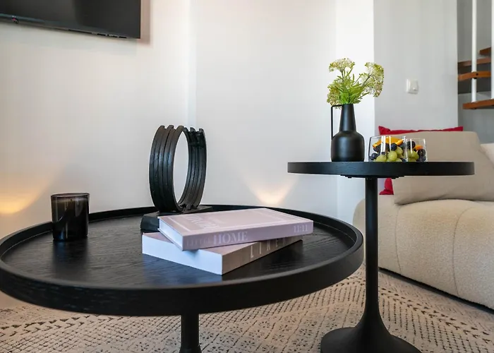 Newly Renovated 3bed Penthouse Retreat With Pools In Prime Location Lejlighed