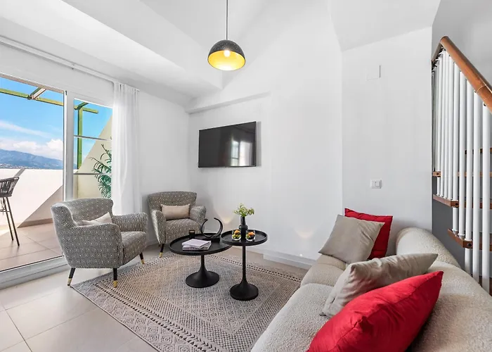 Newly Renovated 3bed Penthouse Retreat With Pools In Prime Location Marbella