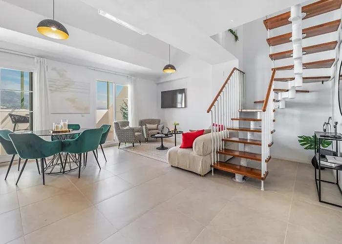 Newly Renovated 3bed Penthouse Retreat With Pools In Prime Location Marbella