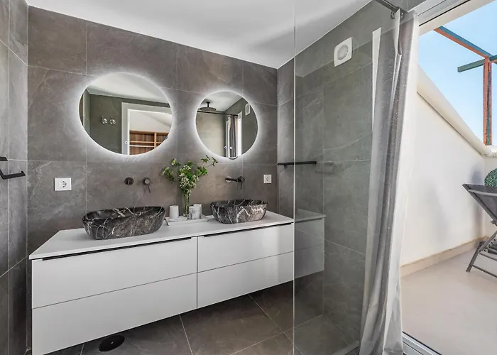 Newly Renovated 3bed Penthouse Retreat With Pools In Prime Location Apartmán Marbella