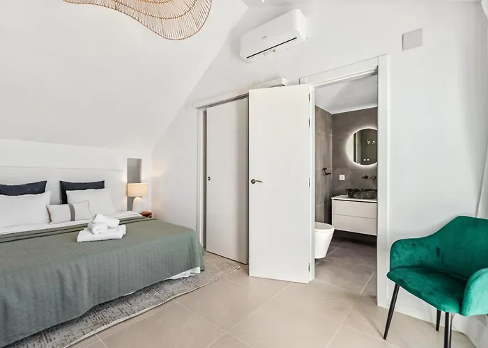 Newly Renovated 3bed Penthouse Retreat With Pools In Prime Location