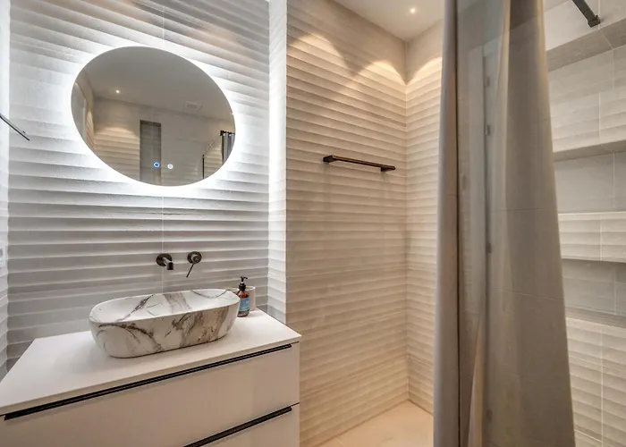 Lejlighed Newly Renovated 3bed Penthouse Retreat With Pools In Prime Location *