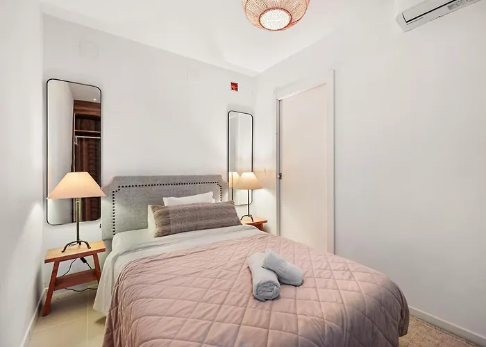 Newly Renovated 3bed Penthouse Retreat With Pools In Prime Location Appartamento
