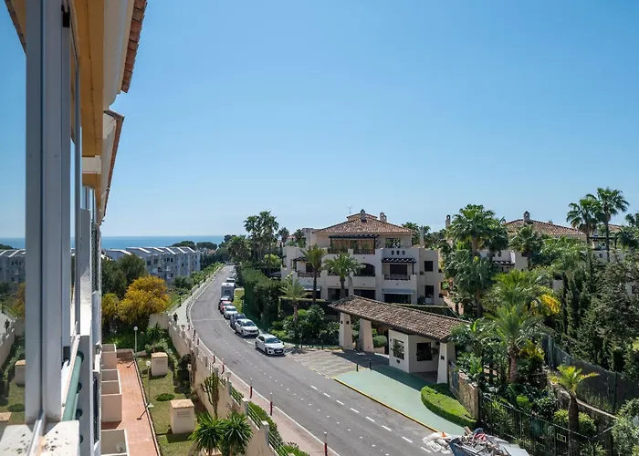 Newly Renovated 3bed Penthouse Retreat With Pools In Prime Location Marbella