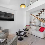 Newly Renovated 3bed Penthouse Retreat With Pools In Prime Location מארבלה