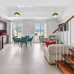 Newly Renovated 3bed Penthouse Retreat With Pools In Prime Location